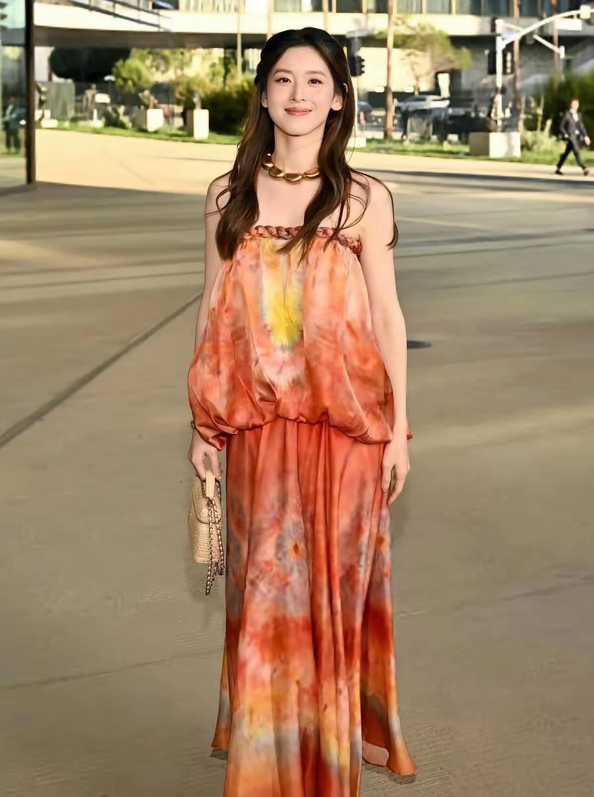 美貌，财富，蜕变，这三个词都可以用在章泽天身上。生图太抗打了，状态太好了。章泽天