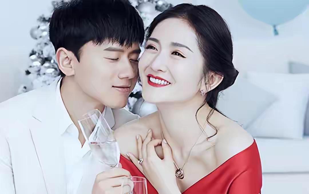 谢娜刚官宣明年开演唱会，没多久就遇上糟心事，带双胞胎女儿上课被狗仔跟拍，连出行路