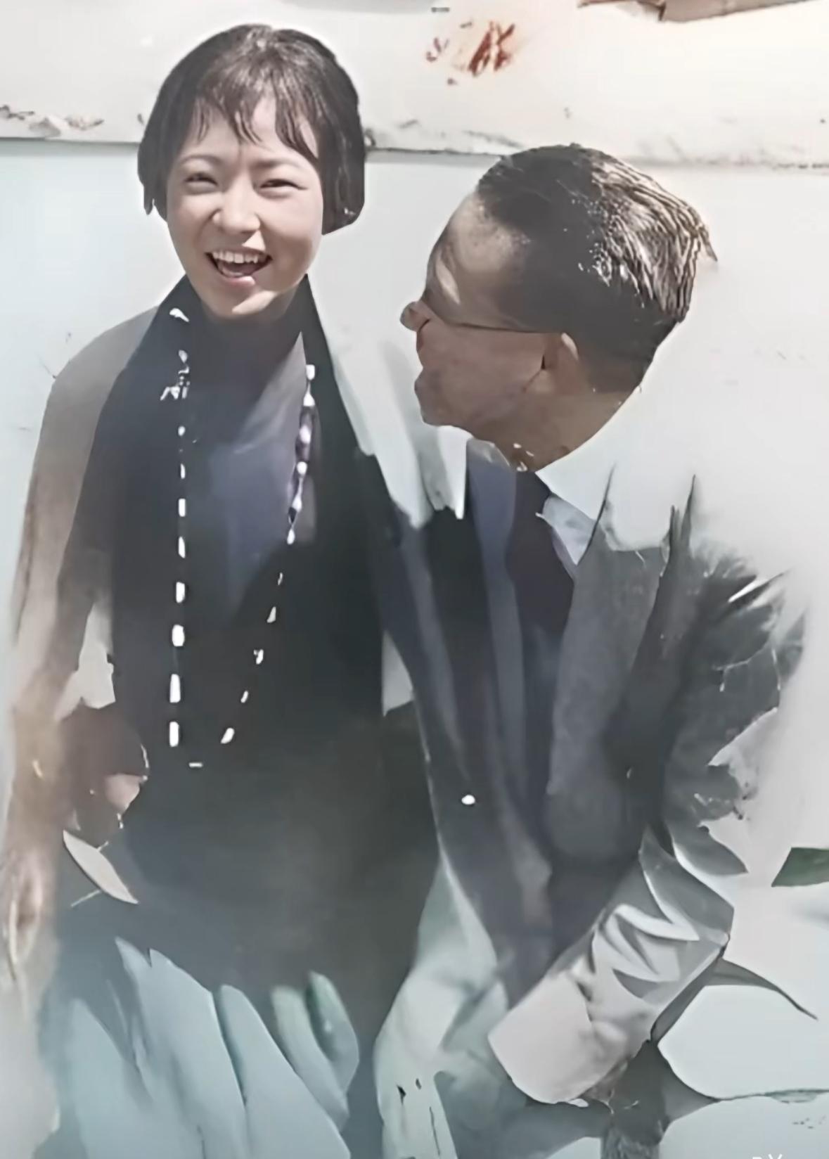 这是建筑大师林徽因和丈夫梁思成的真实合影，都看看吧，夫妻俩一起创办了东北大学和清