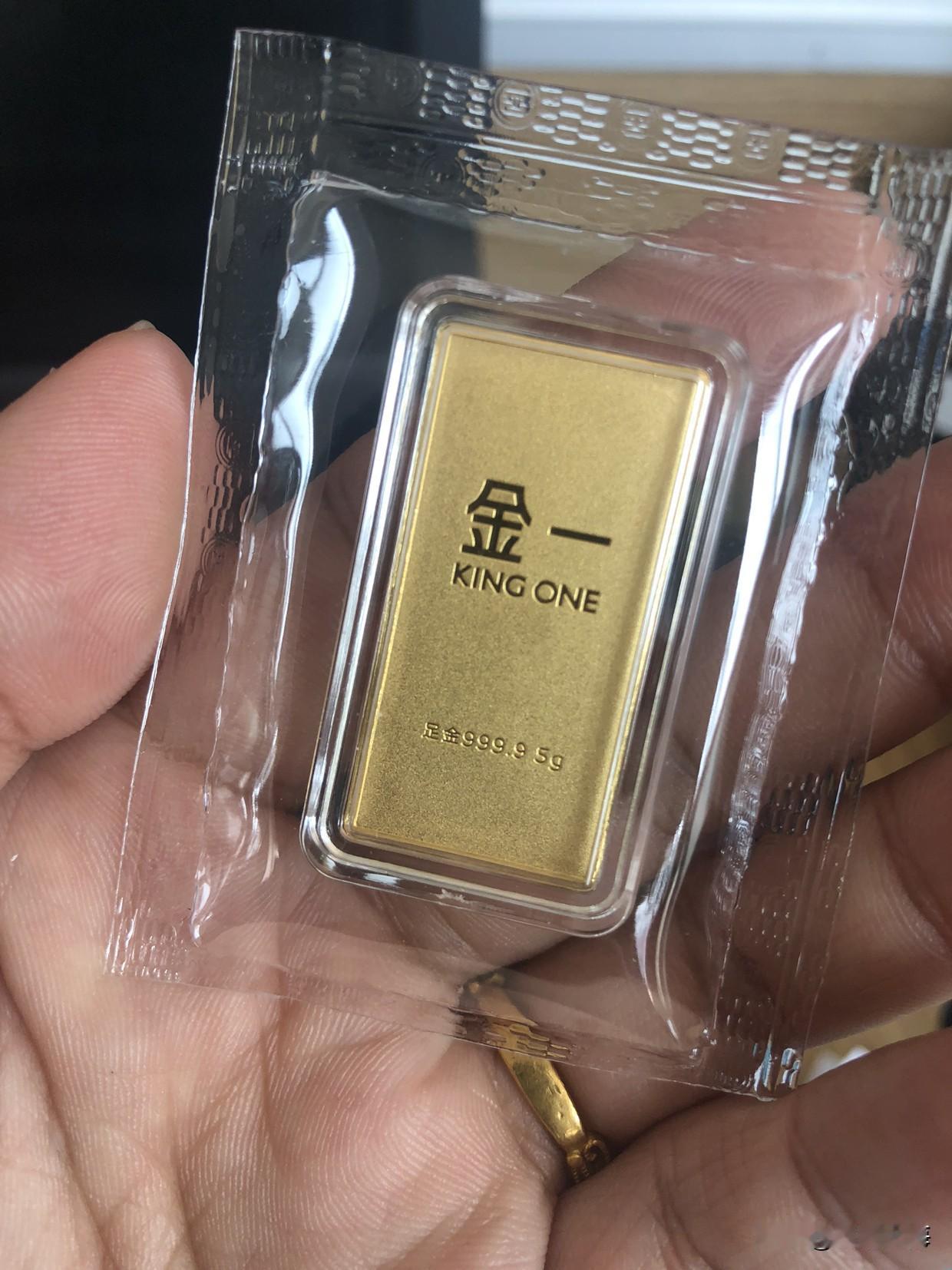 6月开门暴击！金价直接砸到983元/克，持金的朋友心态崩了没？
 
手里攥着黄金