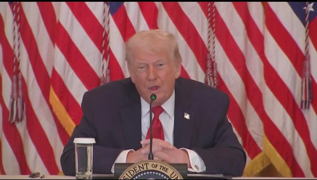 突发新闻：特朗普今天（北京时间1月17日）威胁要对不配合他吞并格陵兰岛的国家征收