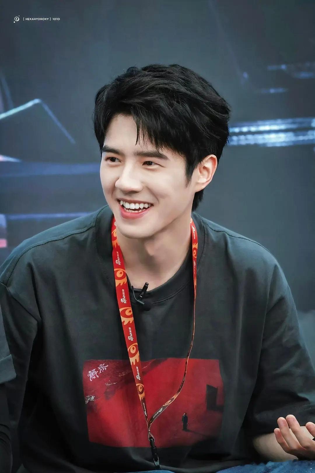 好像那年的余淮又鲨回来了，果然白月光的杀伤力还得看刘昊然[送花花]#刘昊然[超话