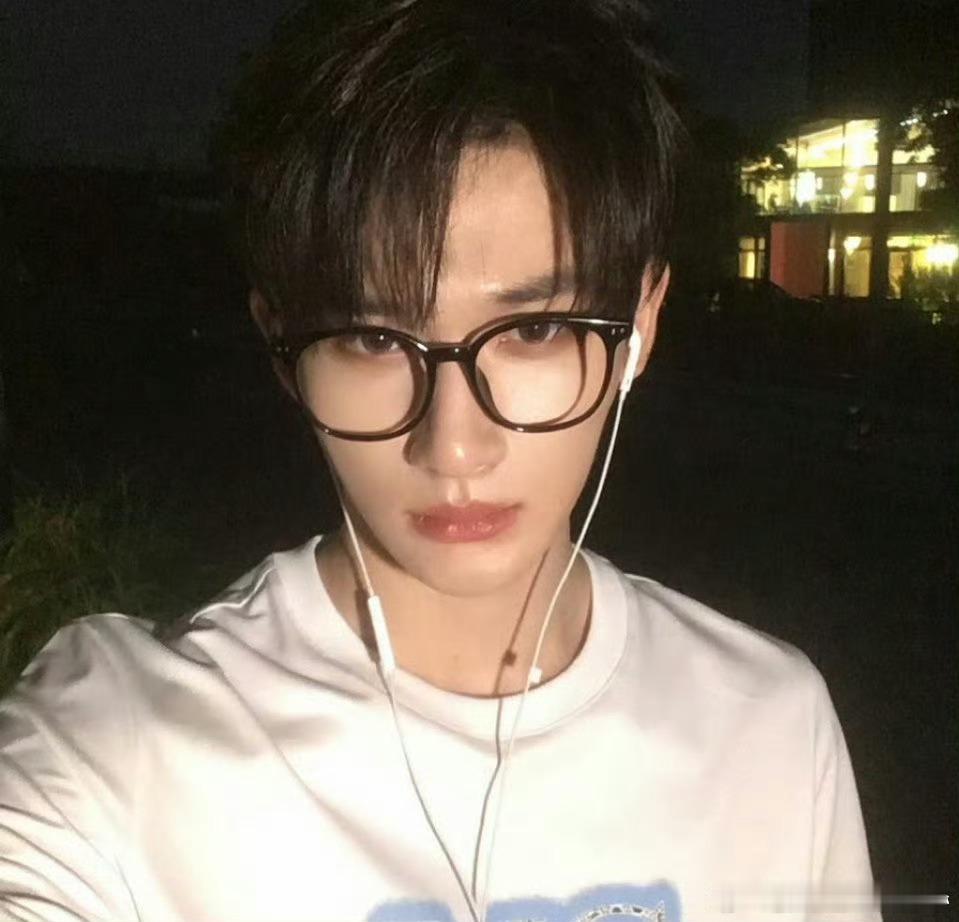 余宇涵 酵色酵色 余宇涵 哇塞期待新商务 