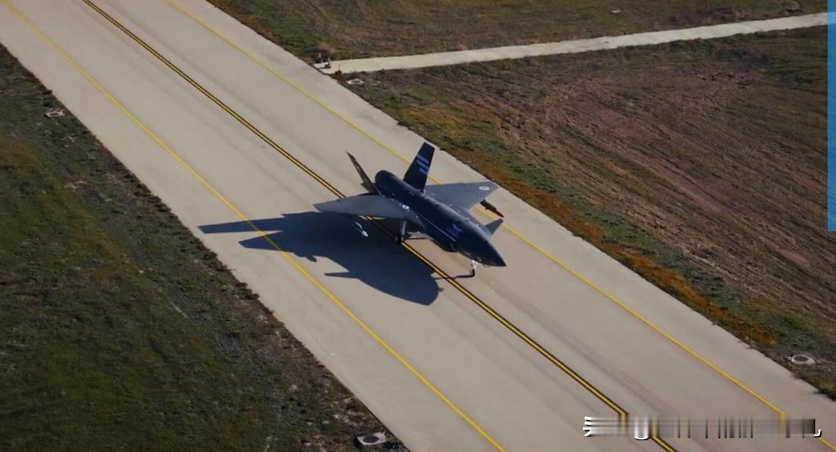 土耳其无人战斗机使用空对空导弹击落一架高速靶机!土耳其无人机发展迅猛！
11月3