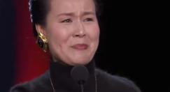 别有用心的外国势力拿她当把刀！刺向我们的舆论阵地！试图撕开口子！她成了工具却不自