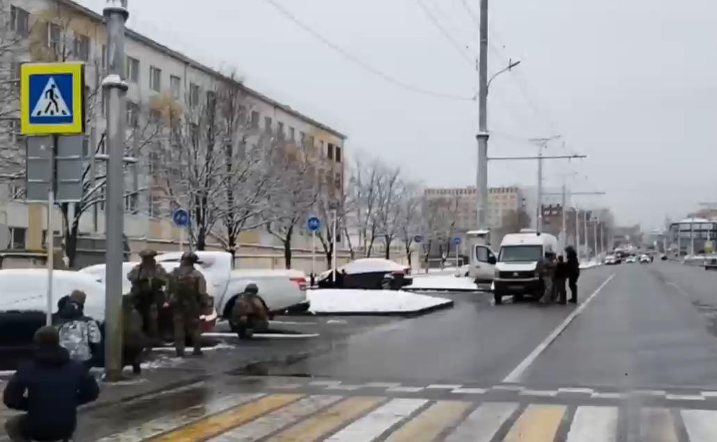 太吓人了！俄罗斯一个年轻姑娘，带着威力堪比400克TNT的炸弹，目标直指俄国防部