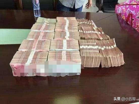 有人问：
一百万，她，你选哪个？

傻啊，
这还要问？
当然是选一百万了。

友