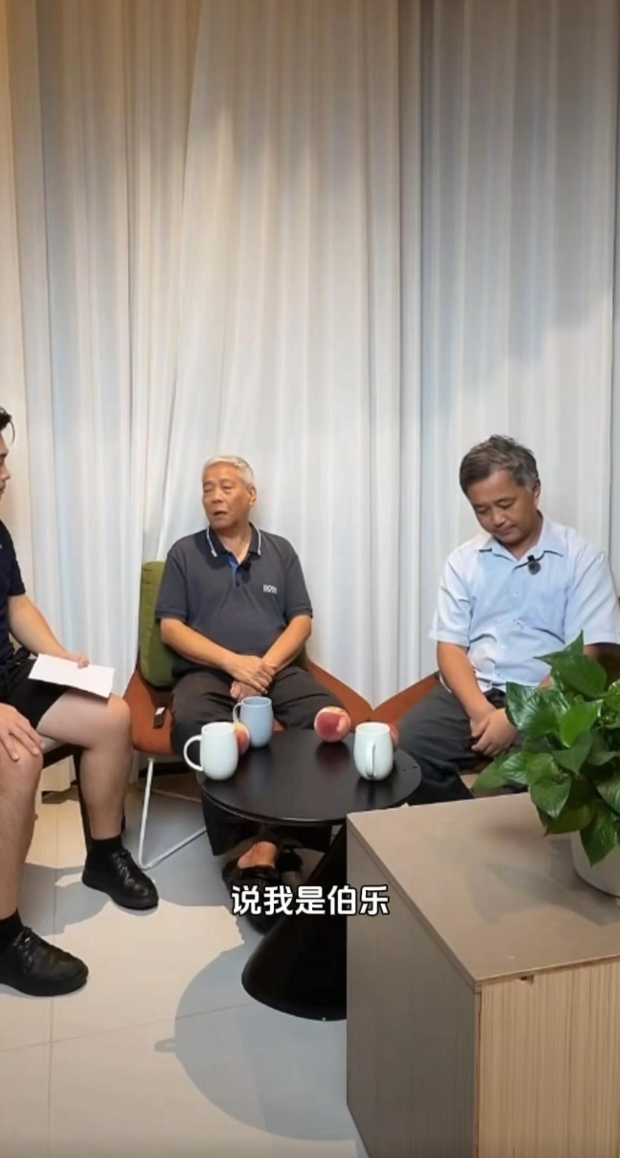 网友说张金卫是沈巍的伯乐，张金卫再一次声明，他不是伯乐，沈巍先生不需要伯乐，要说