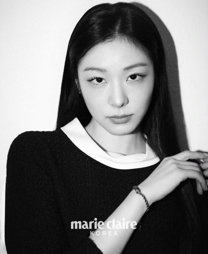 Marie Claire Korea 杂志封面  金妍儿 