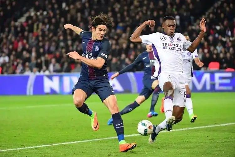 今日继续朝着好的方向出发！作品：勒沃库森vs巴黎圣曼   勒沃库森状态起伏，巴黎