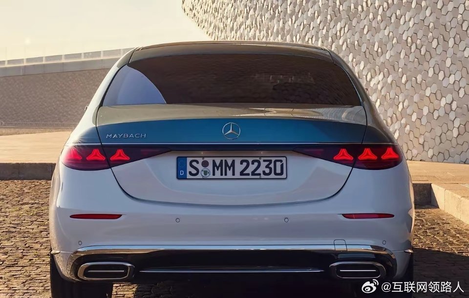 我真没有崇洋媚外的意思，但为啥我觉得这款车的豪华感，好像比国内某S800还好呢？