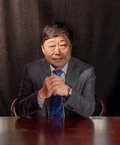 张瑞敏抡大锤砸冰箱！海尔老总这一砸，砸出中国制造金字招牌，1985年，青岛电冰箱