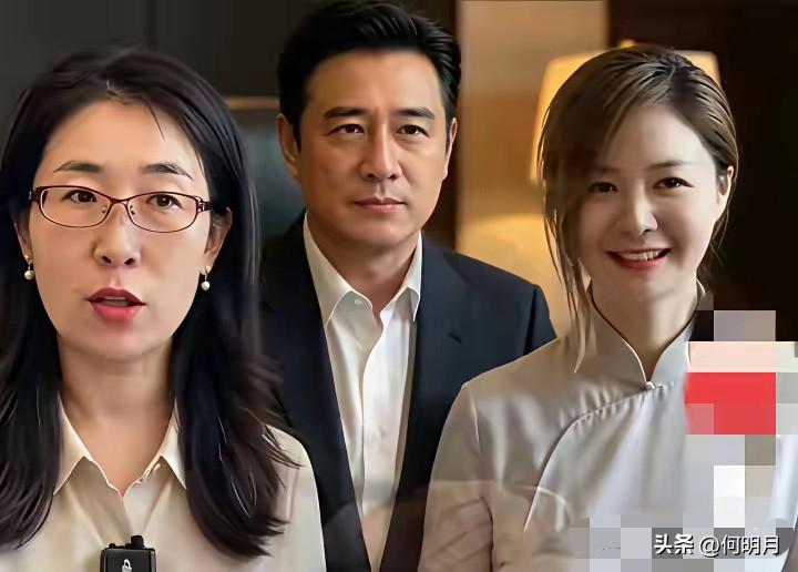 原配男主三儿，三人同框，这么看来，三儿看着确实柔和很多，是个懂抓男人心的主儿，年