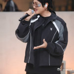 孙楠披哥主题曲c位披荆斩棘直播 回看直播主题曲现场，孙楠的c位演唱发挥稳定，高音