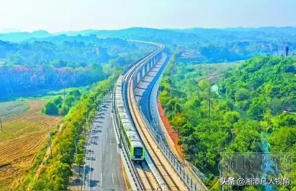 地铁湘潭段的建设成本。
长株潭轨道交通西环线一期全长17.29km，其中长沙段1