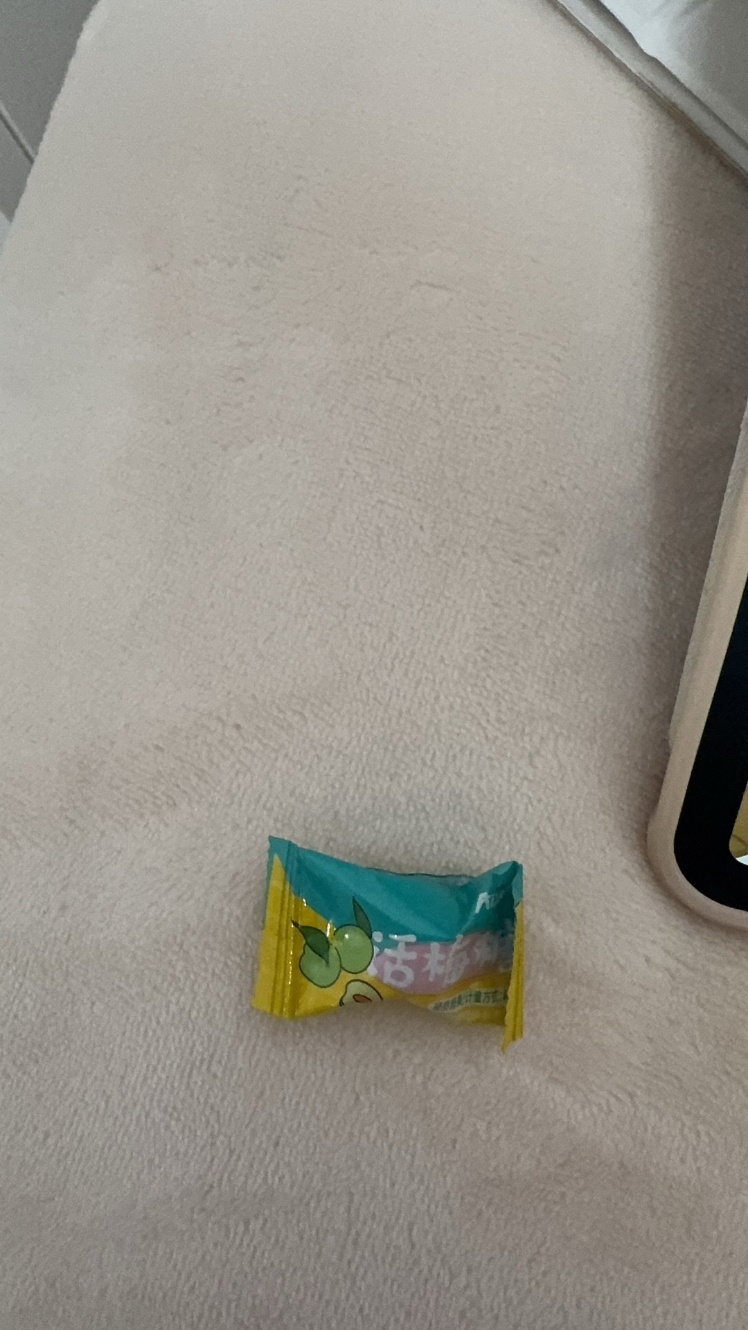 给你们推荐一个巨酸的话梅糖！真的酸 