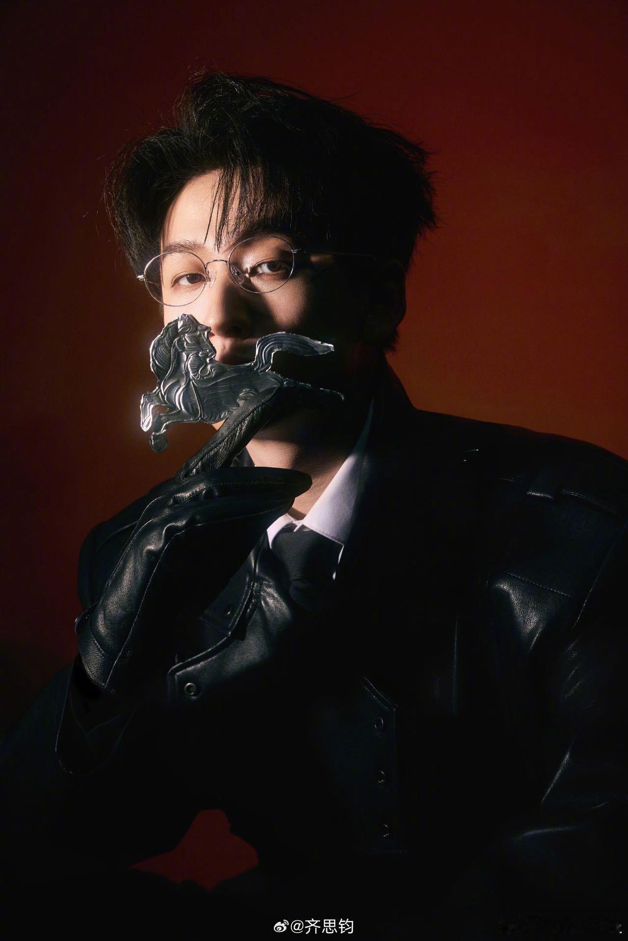 你是齐思钧那他是谁 谁能拒绝切换自如的小齐！自带治愈buff的是他，hold住全