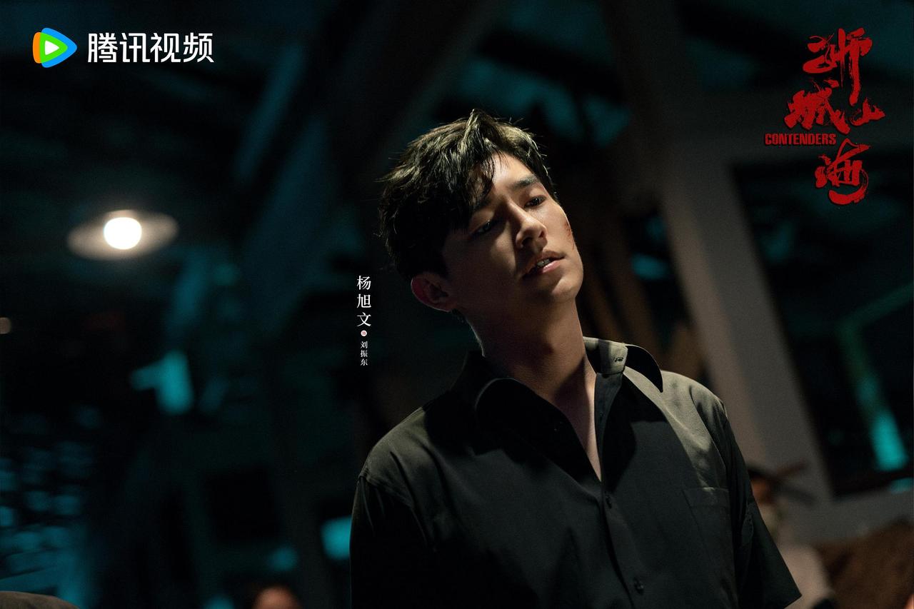 在岁月的长河中，那些曾经追剧的激情时刻总是令人难以忘怀。犹记得当年追《上海滩》时