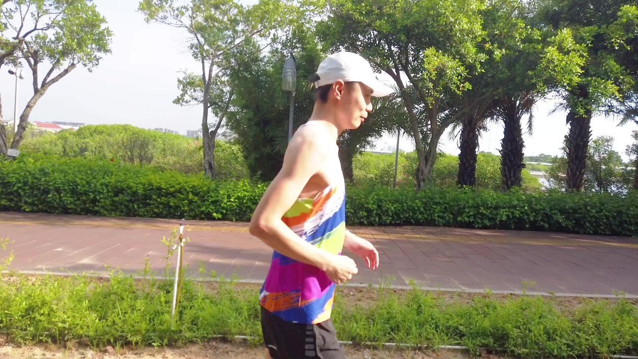 ✨一个人爱不爱运动，其实一眼就能看出来。

1️⃣喜欢做有氧运动的，身材不可能臃