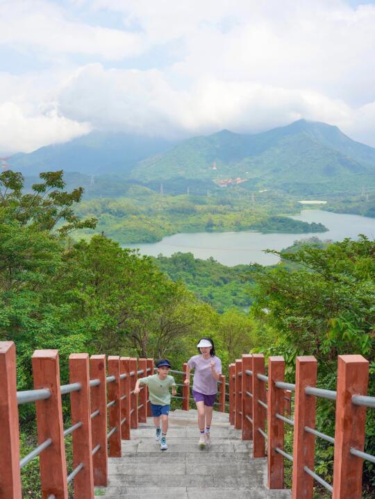 亲子友好徒步路线⛰️15分钟登顶深圳版千岛湖