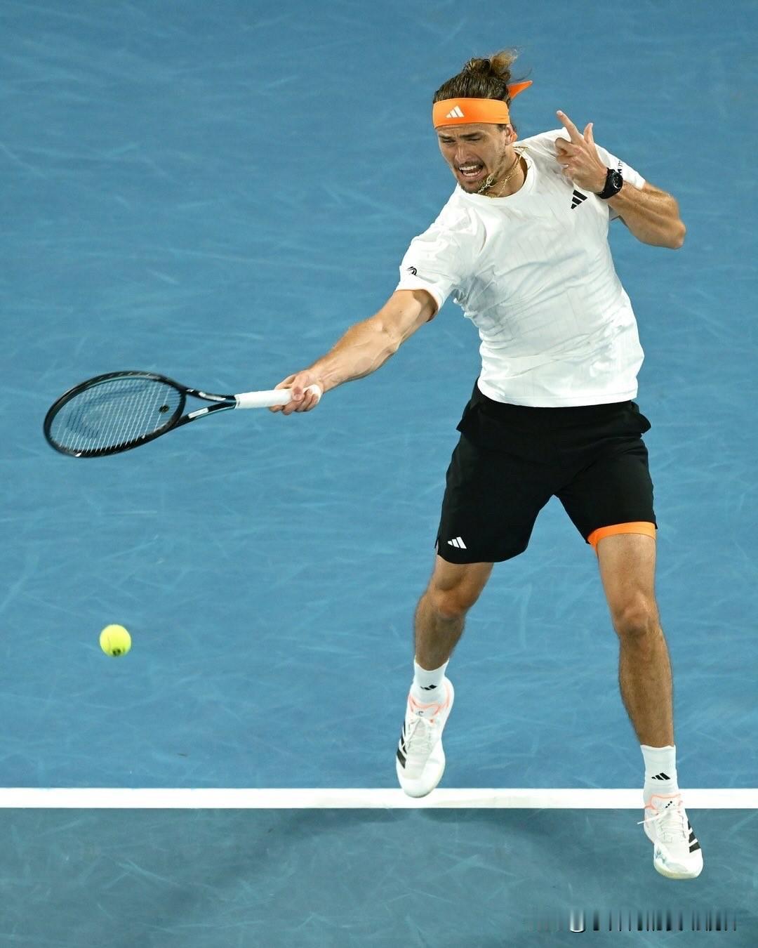 小兹维列夫击败田恩晋级澳网半决赛后说道：“田恩的底线发挥简直难以置信，我已经不知