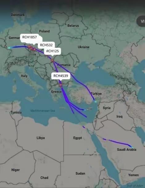 美国人正利用与伊朗达成的短暂停火协议，积极向中东地区补充弹药和增派援军。美伊以冲