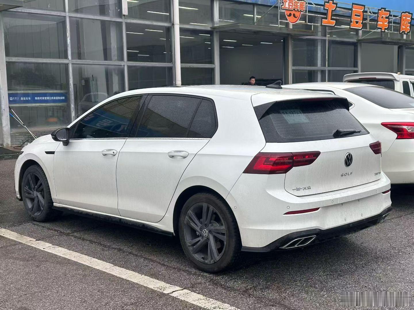 最新拿下大众高尔夫8 Rline2023年上牌 4万公里 铁件 两个面钣金喷漆 