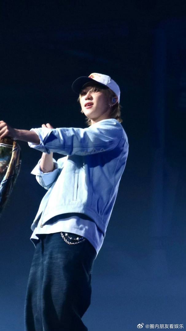 ☀️在这个阳光明媚的四月，有了徐明浩四月的漂流 相伴，感觉一切都变得更加美好了，