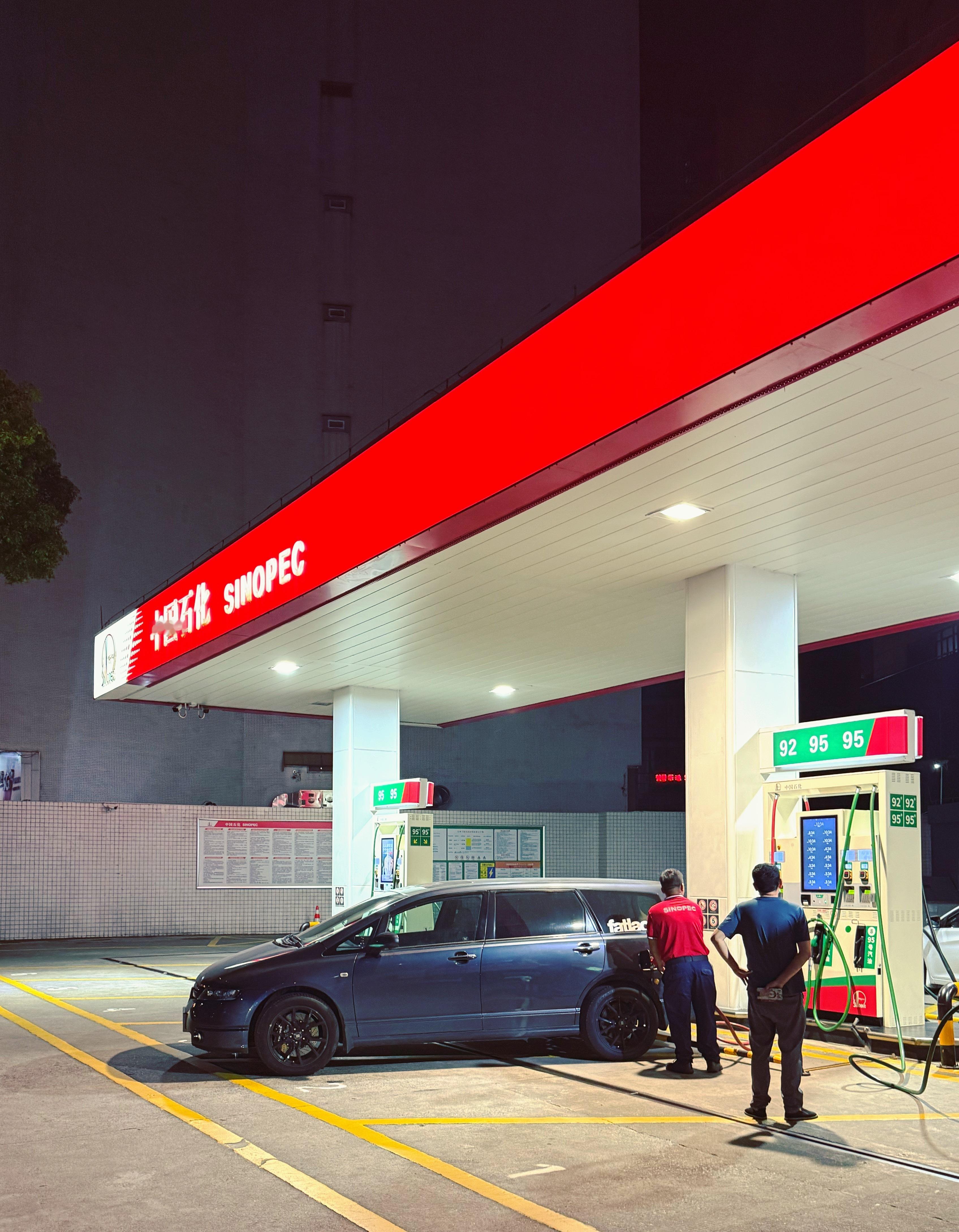 一个多月没碰它了，今晚和它去排酸然后加满[哈哈][哈哈] ​​​