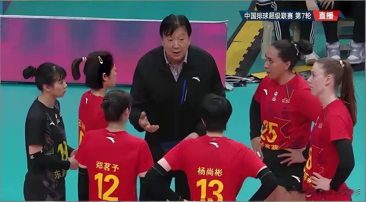 排超联赛第七轮：
辽宁女排终于在昨天的比赛中拿到了一分
排超联赛已经开赛七轮了！