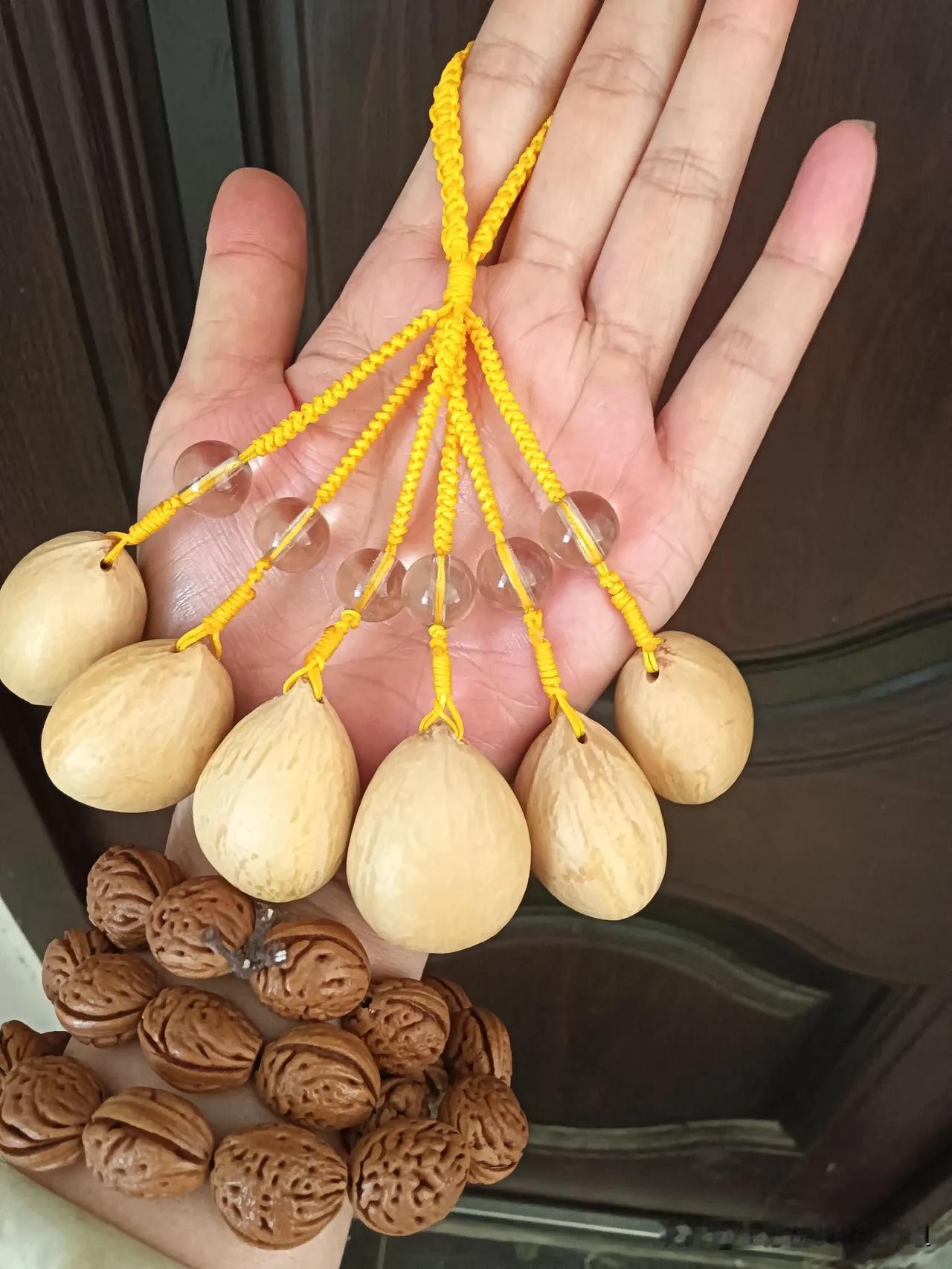 凤凰蛋挂件订单完成，摇起来声音好听，盘着手感不错。加油努力！