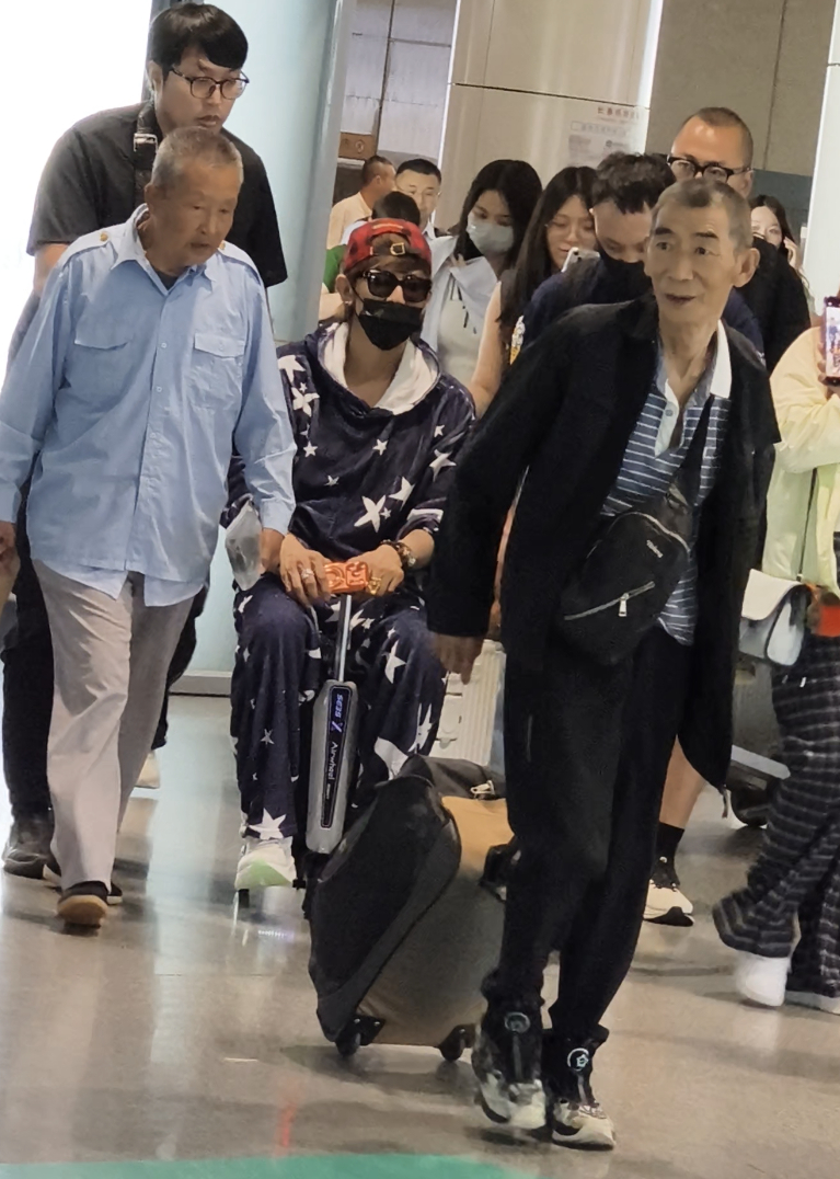 人多到我差点被撞飞😅 