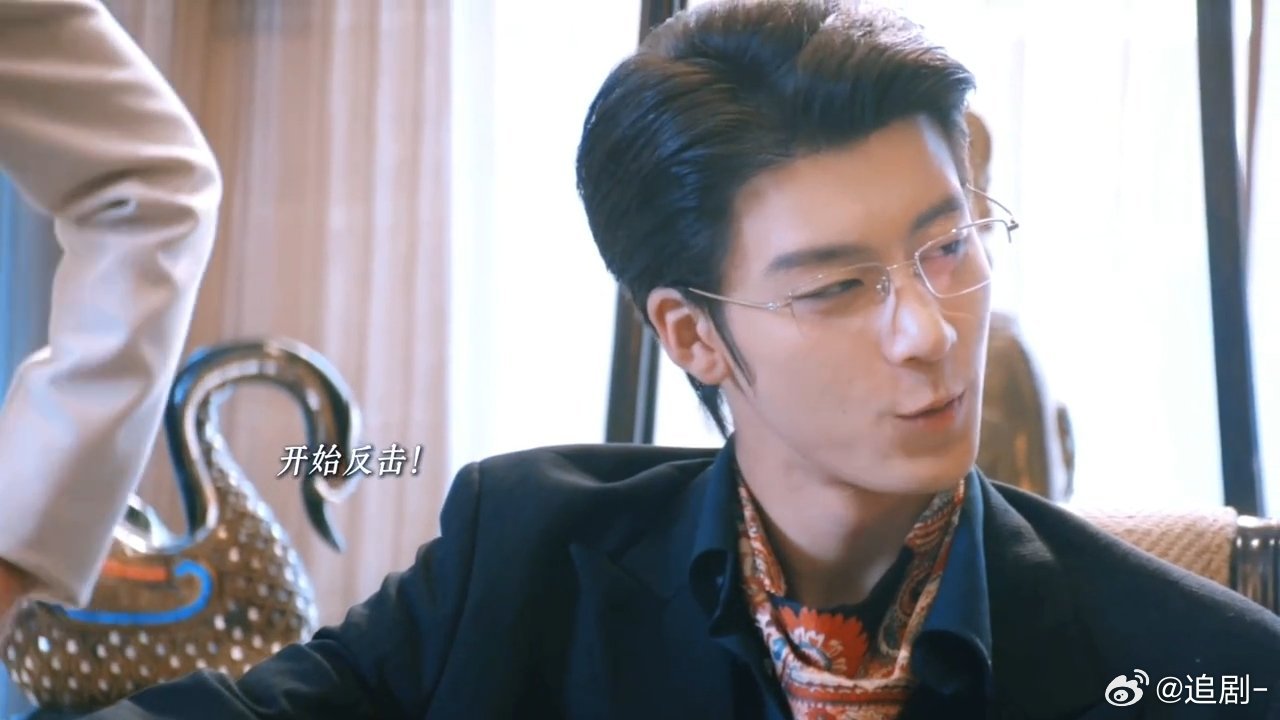 任世豪从隐忍到疯批太带感差点没认出这是任世豪 任世豪这次真的是脱胎换骨了，以前总