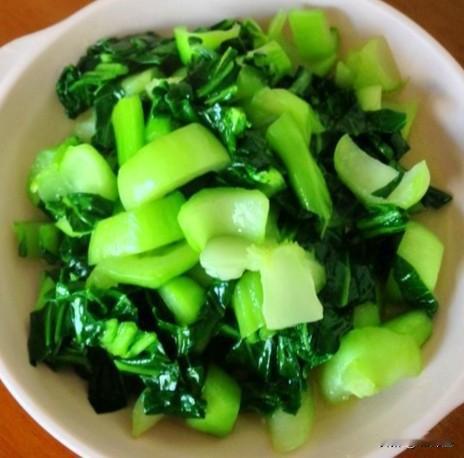 （原创）土灶
除夕的晚睡换得了初一的晚起。
起来匆匆吃了点，就开始实体式和电话拜