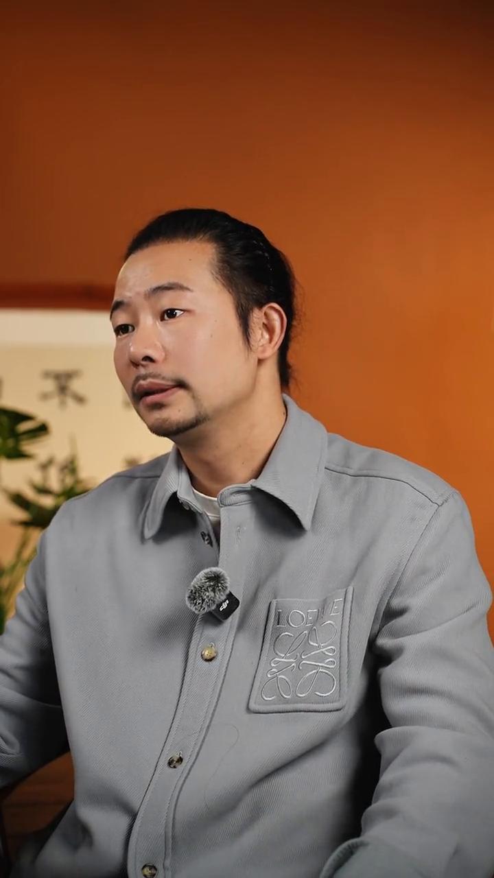 男人在外面拈花惹草的下场。
很多男人突然事业失败、破产负债、诸事不顺，往往是什么