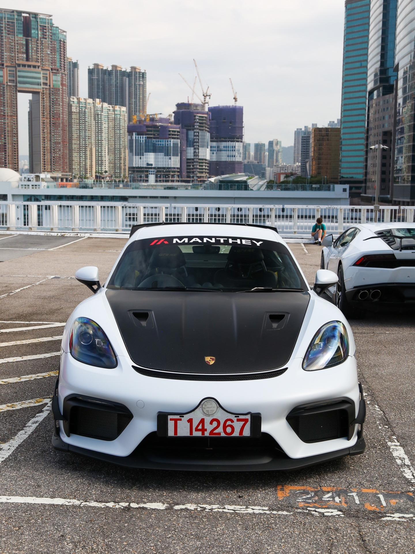 全国唯一的保时捷GT4 MR！由Manthey Racing基于cayman gt4打造，而且还是木质的换档把！caymangt4