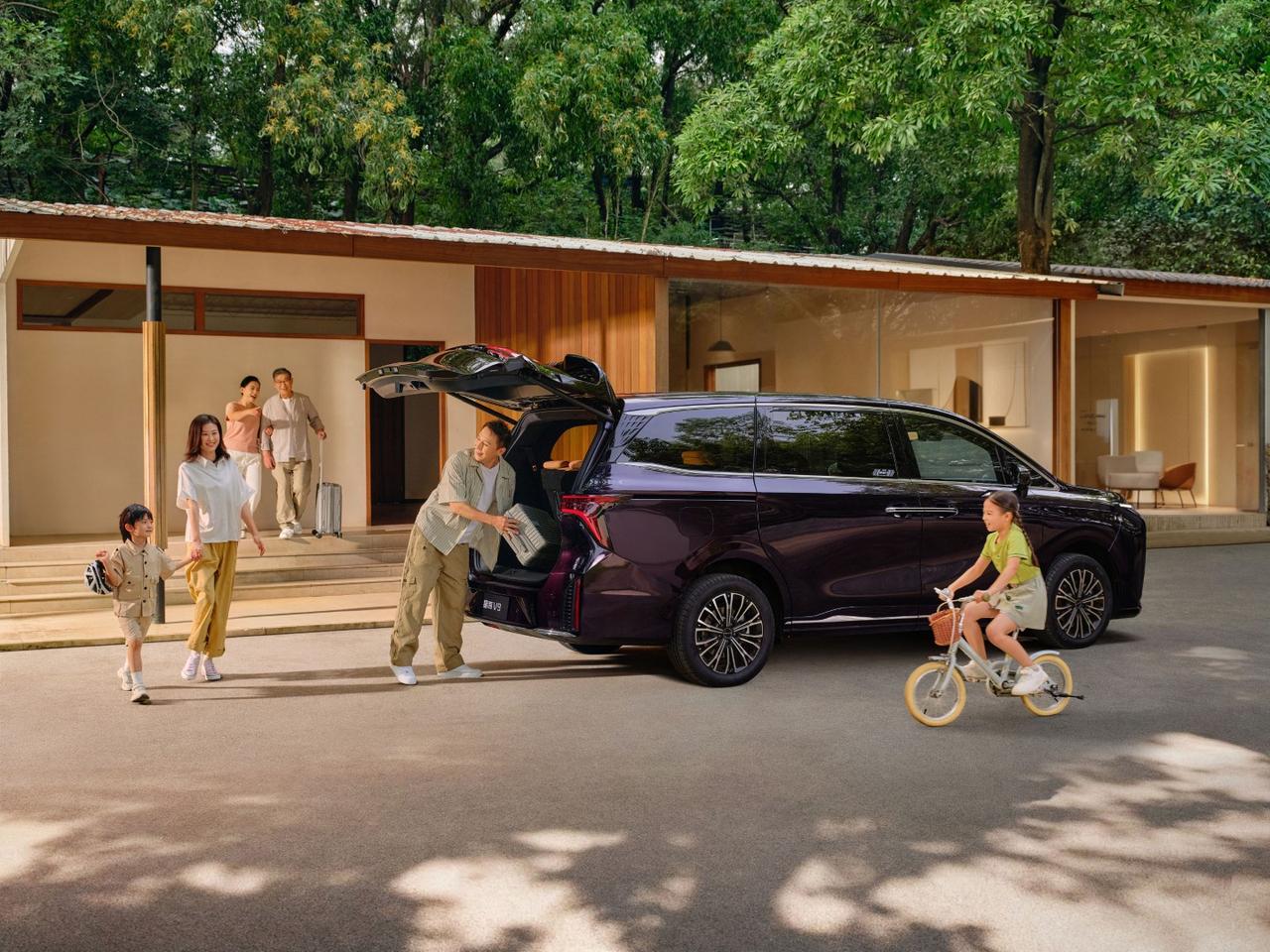 装得下全家行李，更装得下欢声笑语
走得远更走得稳，续航让远方不再遥远
精心考量每