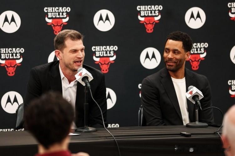 公牛新帅公开回避老东家话题，球迷吐槽：典型忘恩负义。

NBA最扎心的卸任离任！