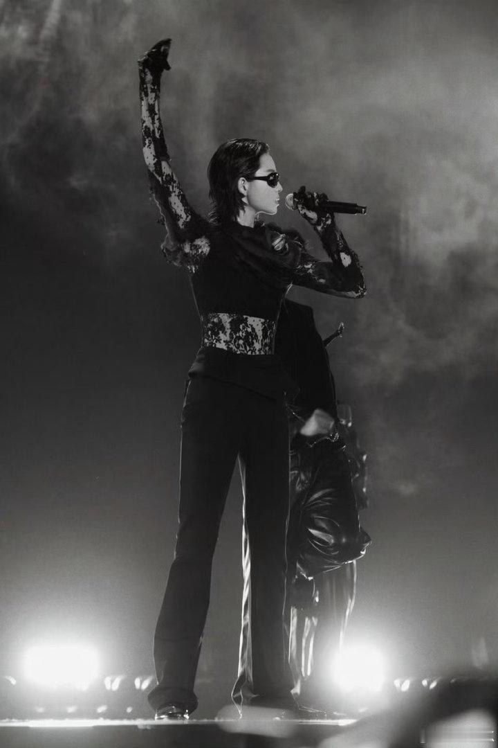 陆柯燃说演坏女人太爽了陆柯燃片场金句来袭，直言演坏女人太过瘾！敢爱敢恨气场全开，