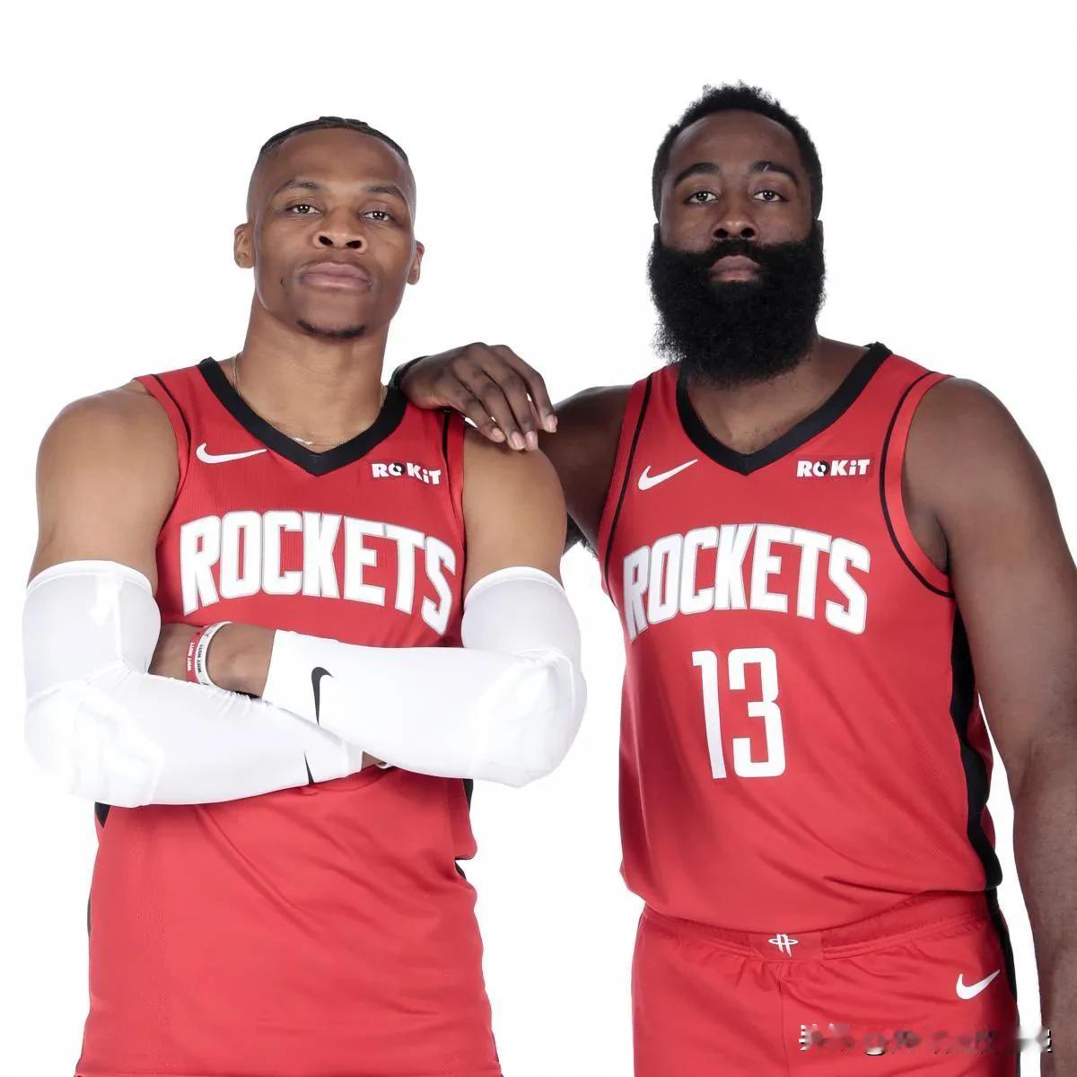 NBA 历史上仅有的职业生涯得分超过 25K、篮板超过 6K、助攻超过 7K 的