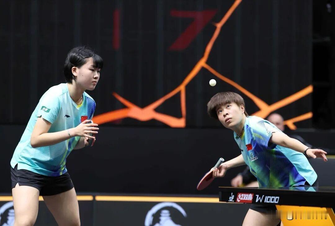 国乒女双发威！王艺迪/姜依依3比0横扫韩国组合申裕斌/朱芊曦，晋级2026WTT