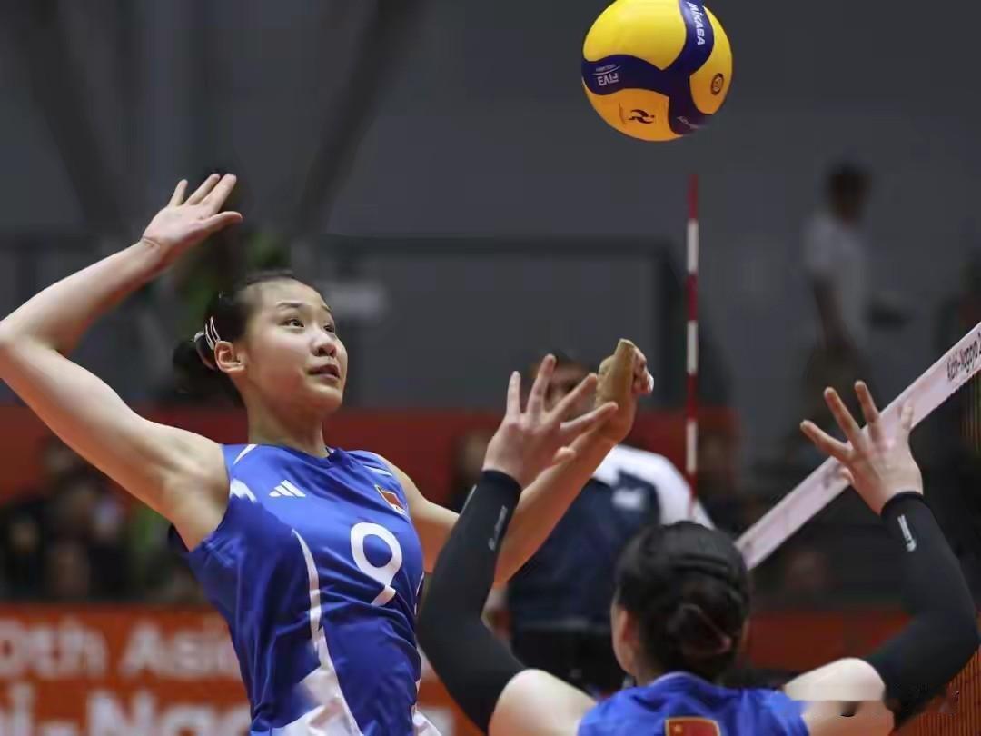 中国女排亚运会半决赛战胜泰国女排，赵勇暂时缓解帅位危机，中国女排铁三角新核心形成