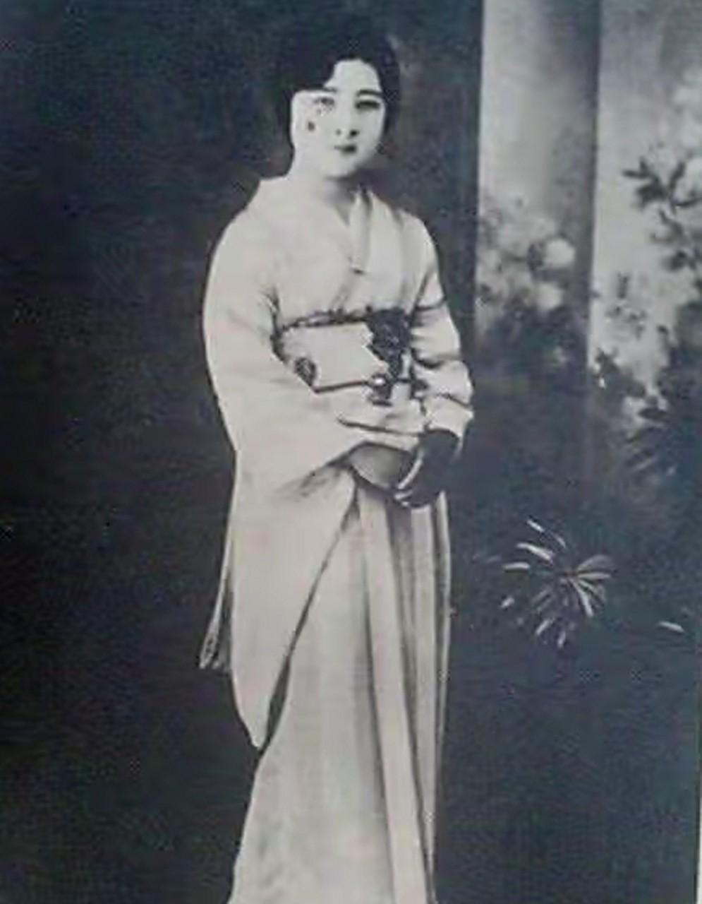 [太阳]千万不要再说日军侵华只是几个军国主义战犯的错！1931年，一个刚结婚的日