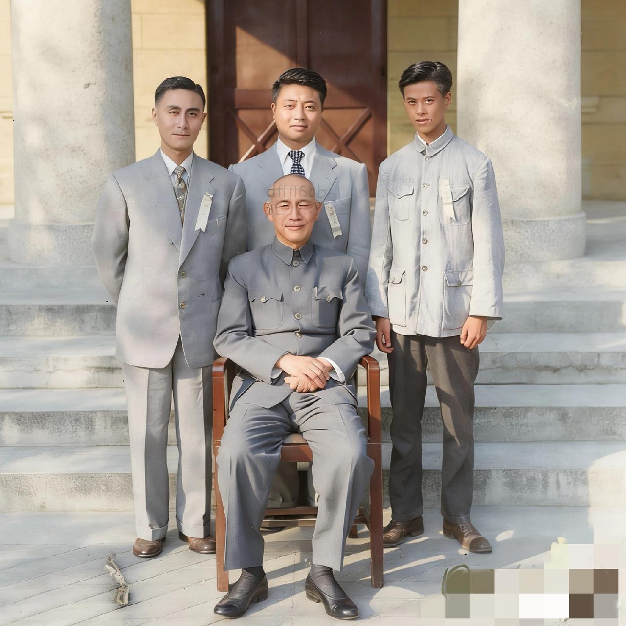 1949年9月13日，蒋介石与四川籍三位抗战将领——刘湘、李家钰、王铭章的后人留