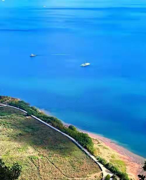 华晨宇哭着唱歌这一幕，让我想起了自己追梦的样子

舞台搭好了，烟花准备好了，连歌