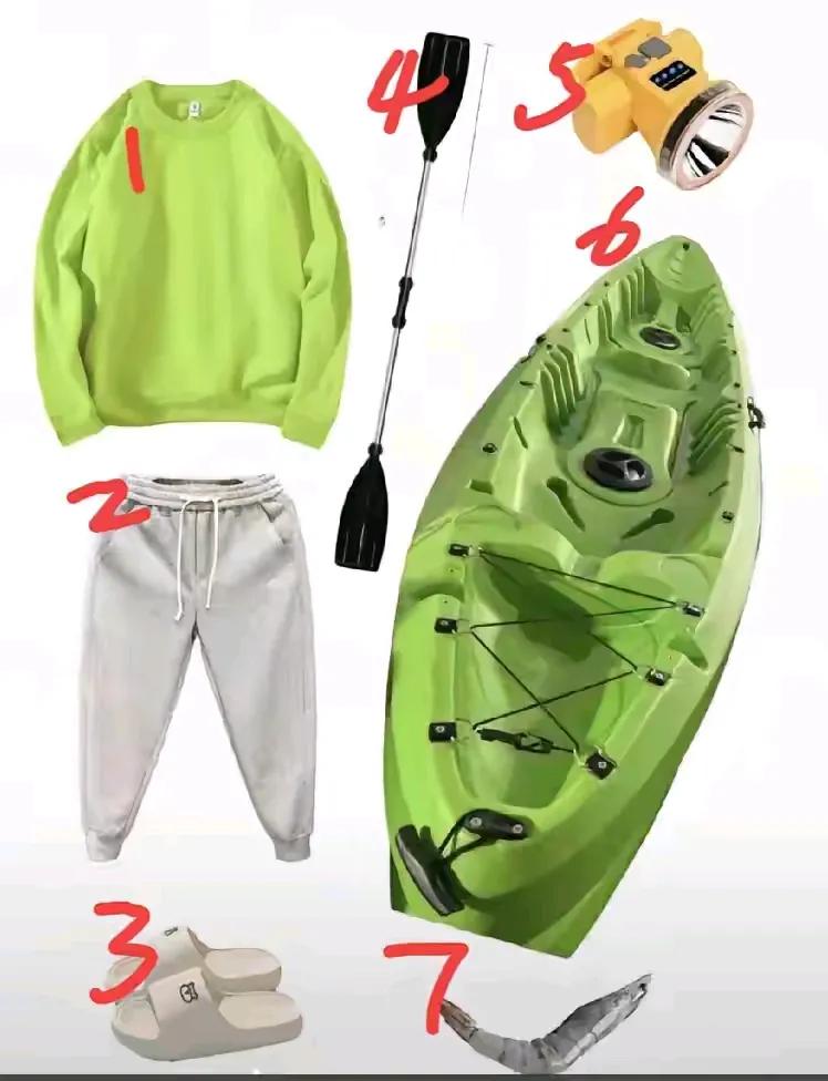 这是海南赤岭小孩哥阿亮漂流一夜的秘密武器，身上三件套、电筒和钓鱼的饵料，小船还是