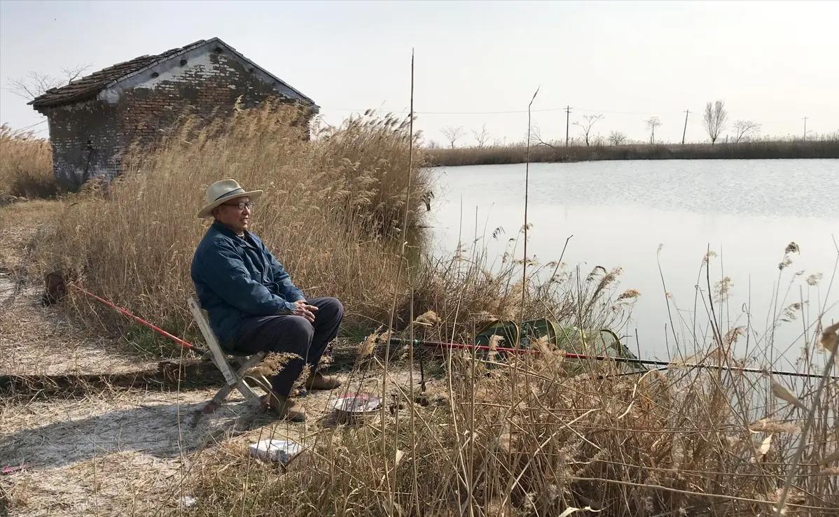 辽宁本溪，看护蛤蟆塘的大爷，晚上在看护房内，与人发生关系时，突发疾病去世。事后，