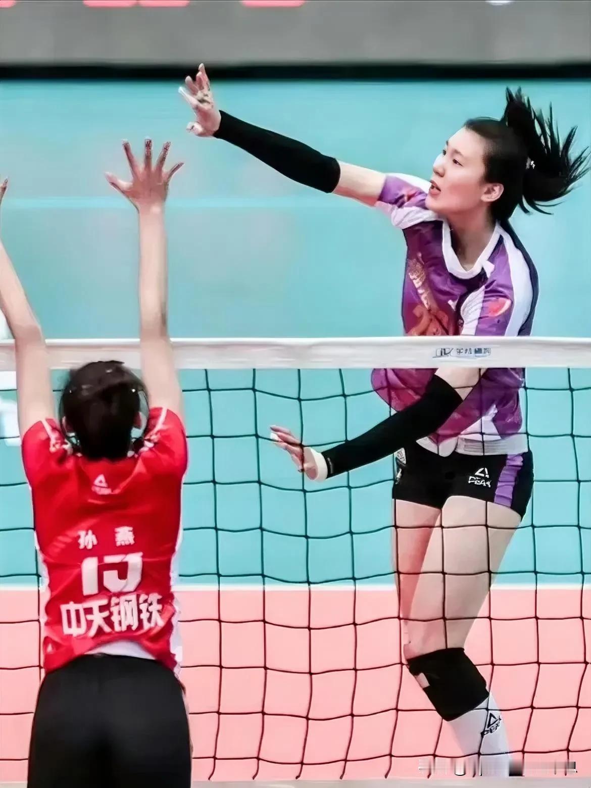 江苏女排主教练施海荣，天津女排队长姚迪相继因身体原因退出将于14日进行的2023