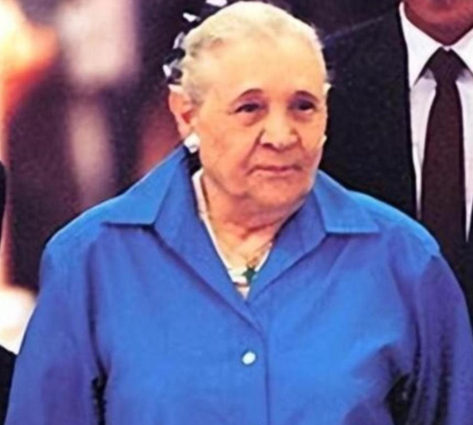 1939年，蒋经国的妻子蒋方良正在屋内行走。从楼上跑到楼下，兜了一圈，又噔噔噔地