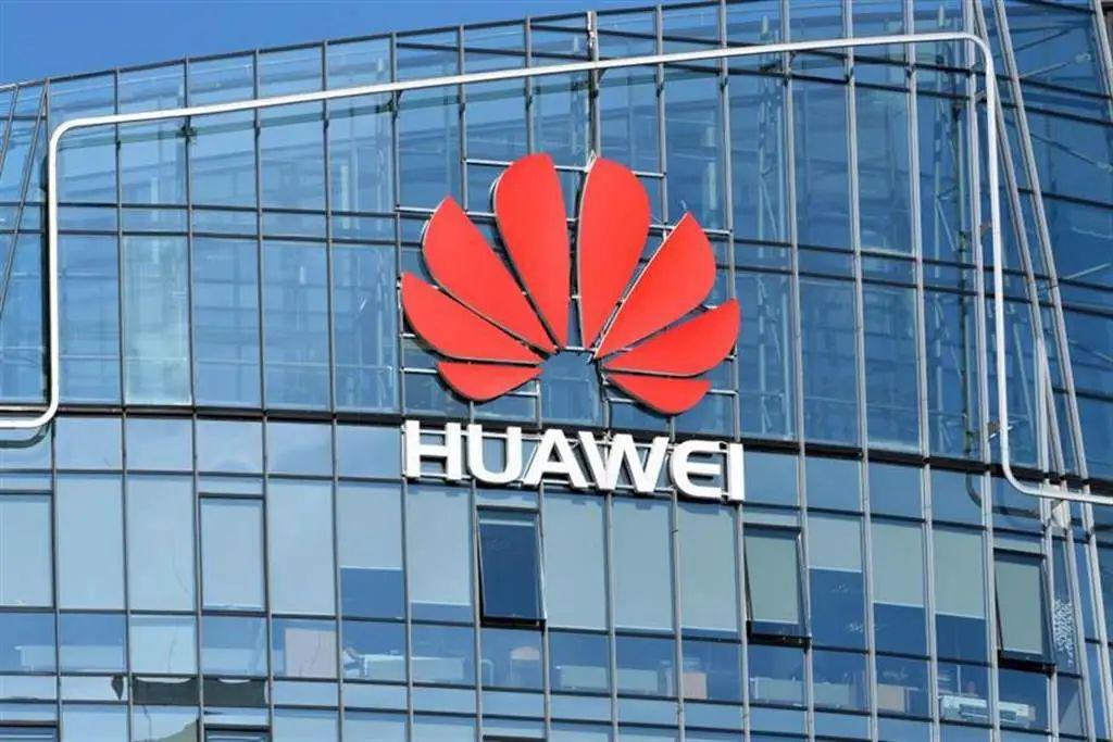 美国限制对中国大陆的高端芯片出口，近日华为仍推出Mate60 Pro手机，立刻引